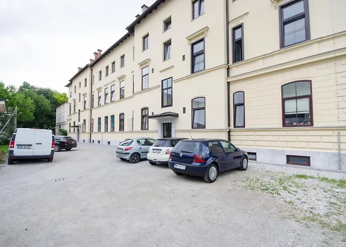 For Four With Free Parking Apartman